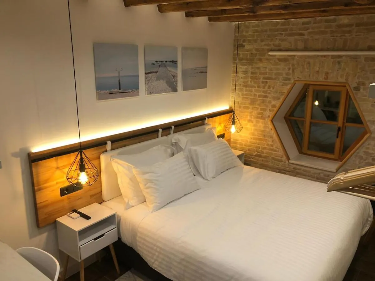 Appartement On The Square Suites Split