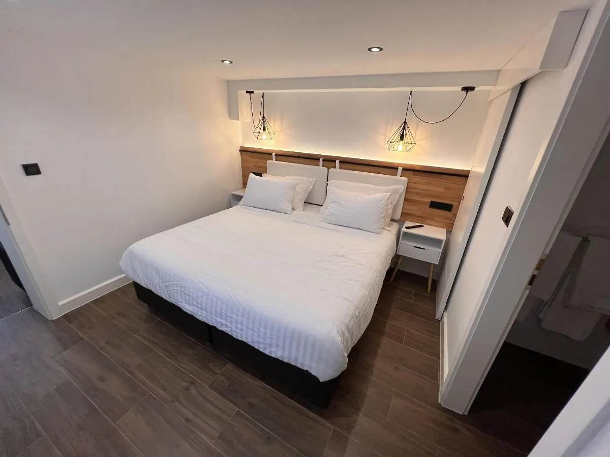 Διαμέρισμα On The Square Suites Σπλιτ