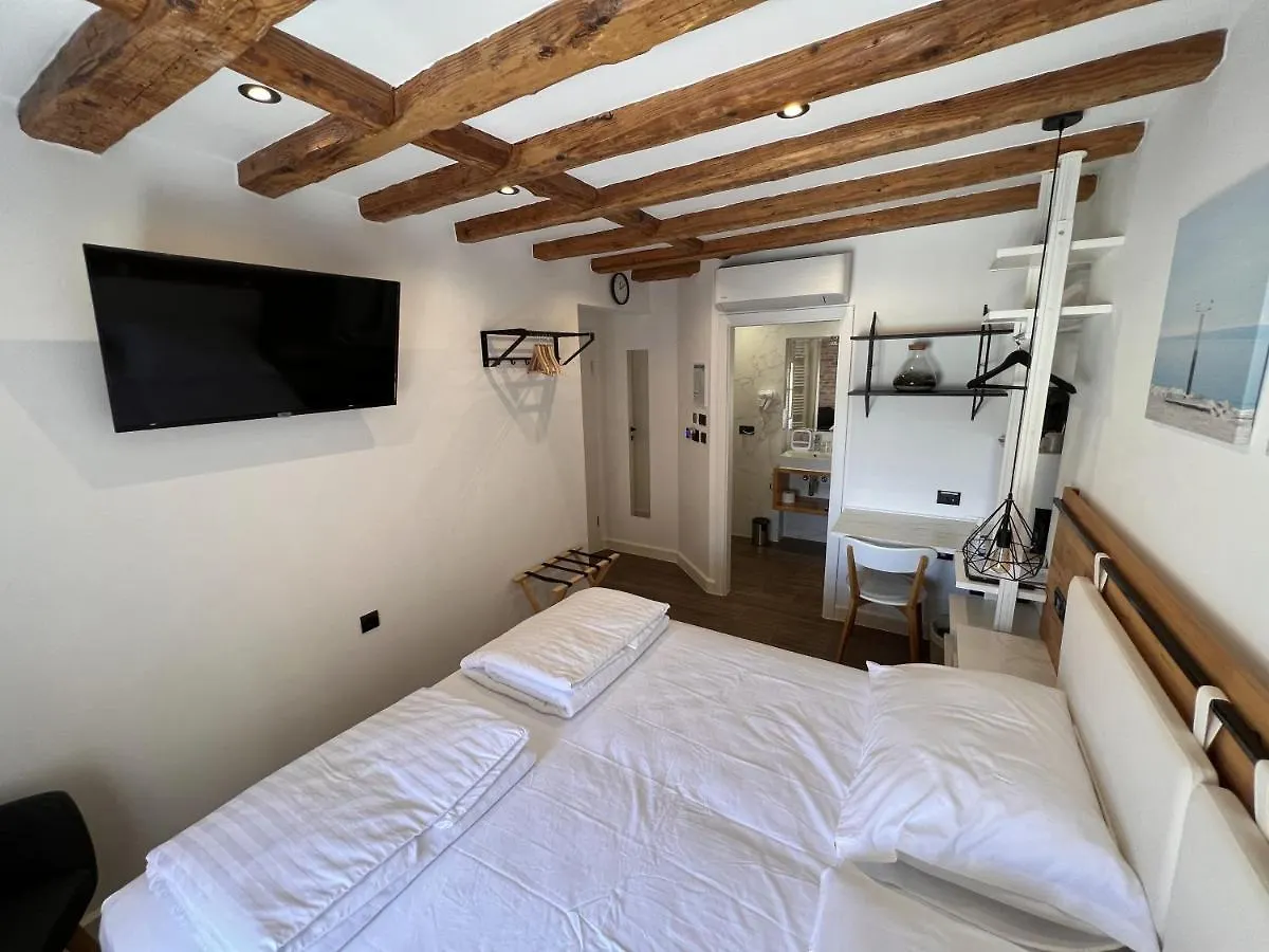 Διαμέρισμα On The Square Suites Σπλιτ Κροατία